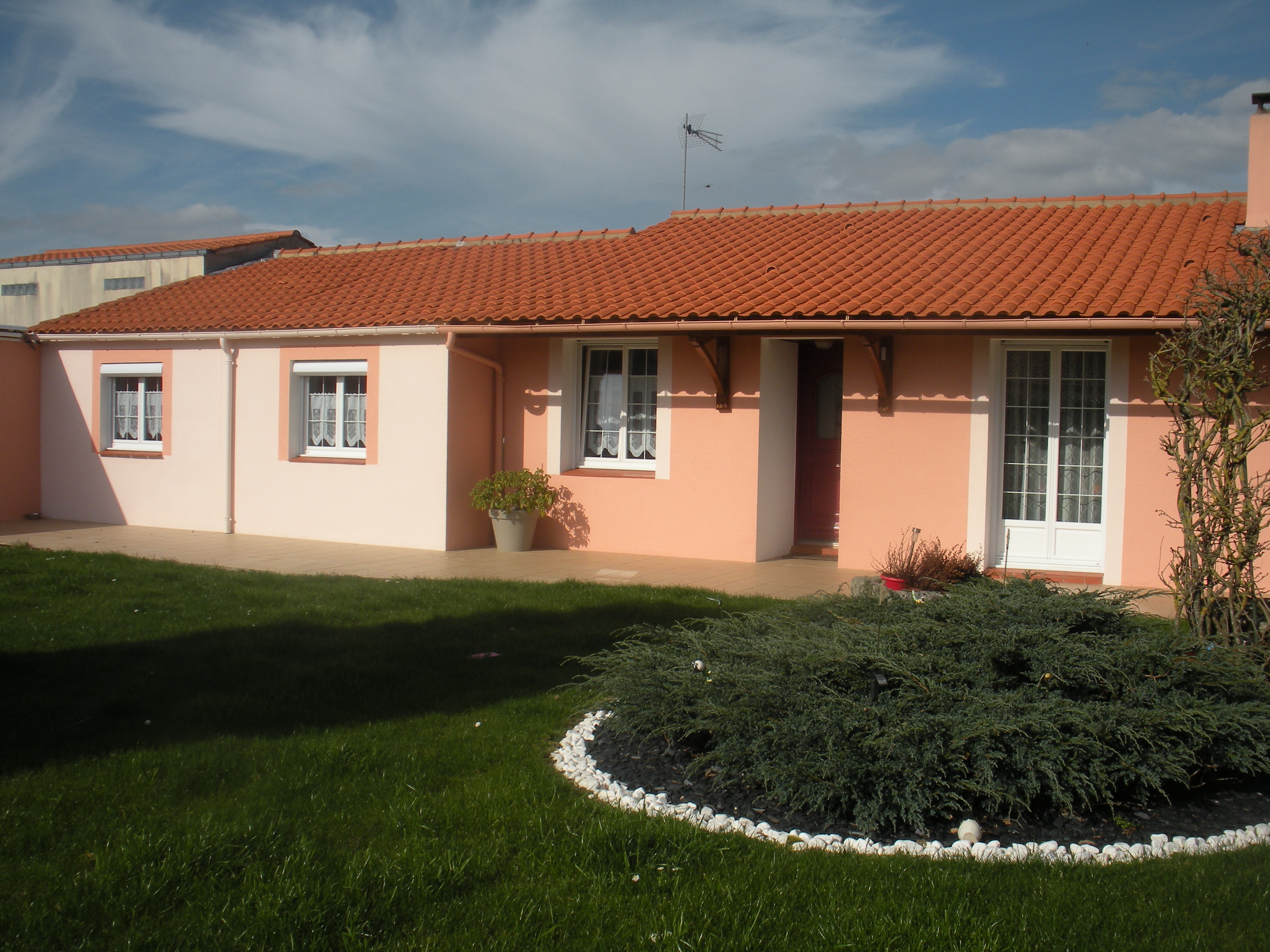 2015 Façade Orangée et Rose Toile tendue acoustique - Peinture Perraudeau Aurélien